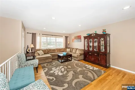 580 Bloomfield West Caldwell NJ 07006