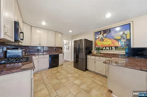 168 Engle Street Tenafly NJ 07670