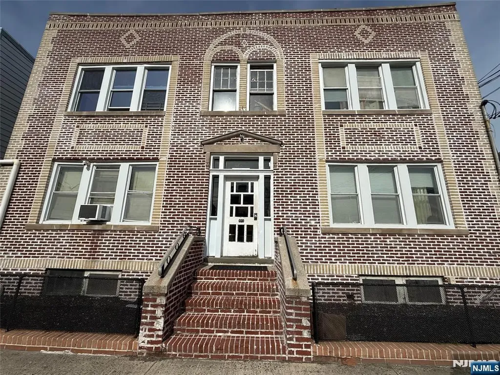 740 N 8th Street Newark NJ 07107