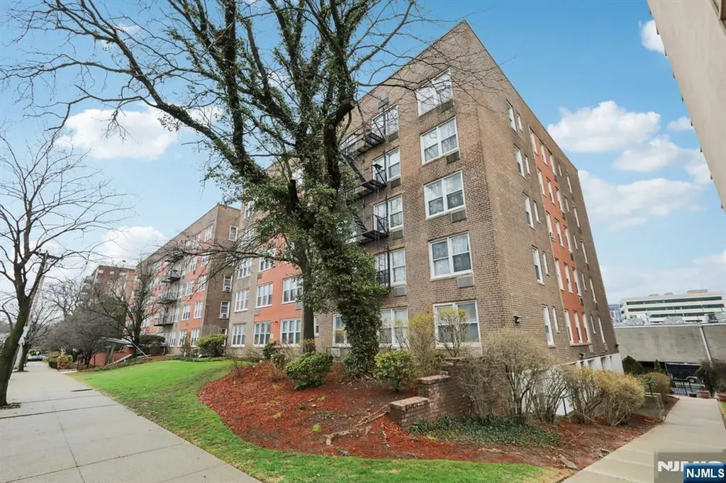 2160 Center Avenue Fort Lee NJ 07024