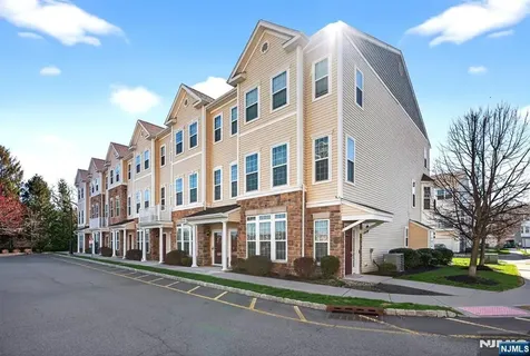 22 Wisteria Lane Garfield NJ 07026