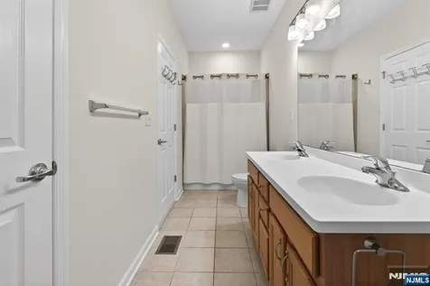 22 Wisteria Lane Garfield NJ 07026