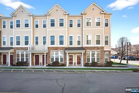 22 Wisteria Lane Garfield NJ 07026