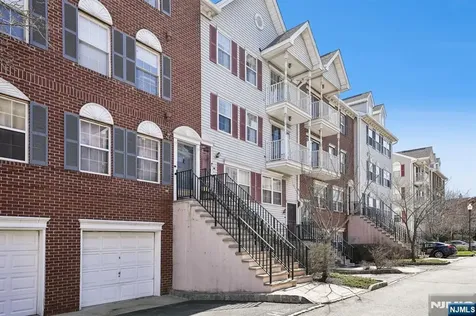48 Cornerstone Lane Newark NJ 07103