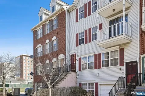 48 Cornerstone Lane Newark NJ 07103