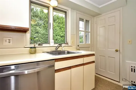 314 Canterbury Drive Ramsey NJ 07446