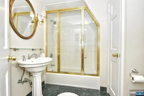 314 Canterbury Drive Ramsey NJ 07446