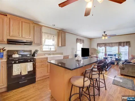 17 E 6th Street Moonachie NJ 07074