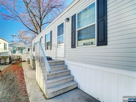 17 E 6th Street Moonachie NJ 07074