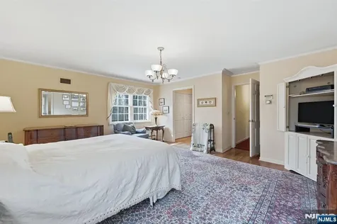 258 Highwood Avenue Tenafly NJ 07670