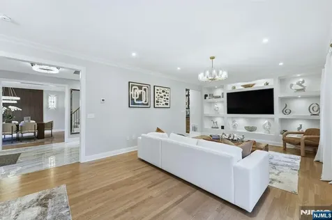 204 Bearwoods Road Park Ridge NJ 07656