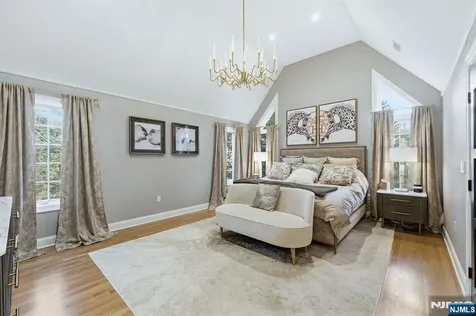204 Bearwoods Road Park Ridge NJ 07656