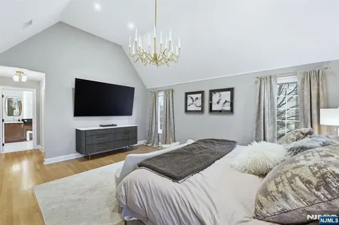204 Bearwoods Road Park Ridge NJ 07656