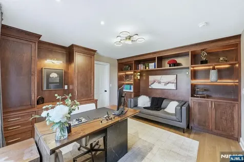 204 Bearwoods Road Park Ridge NJ 07656