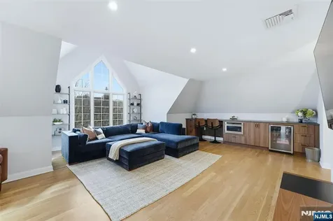204 Bearwoods Road Park Ridge NJ 07656