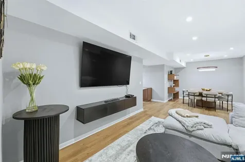 204 Bearwoods Road Park Ridge NJ 07656