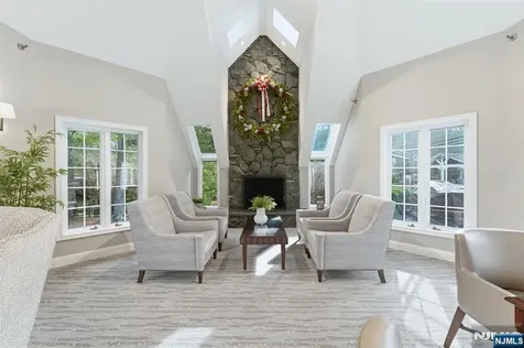 204 Bearwoods Road Park Ridge NJ 07656