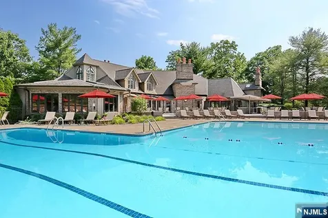 204 Bearwoods Road Park Ridge NJ 07656