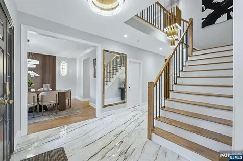 204 Bearwoods Road Park Ridge NJ 07656