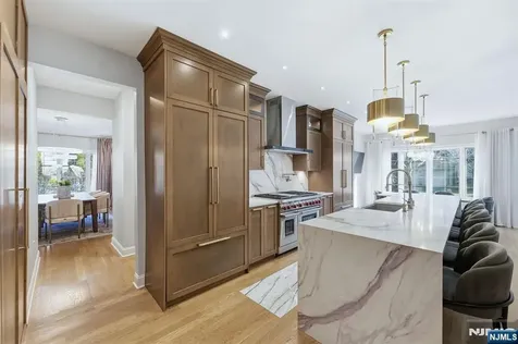 204 Bearwoods Road Park Ridge NJ 07656