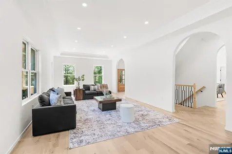 175 Crescent Avenue Allendale NJ 07401