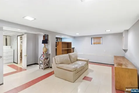 1985 Ostwood Terrace Union NJ 07083