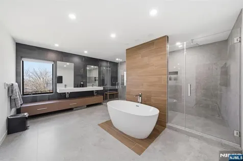 55 Oxford Drive Tenafly NJ 07670