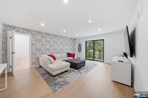 55 Oxford Drive Tenafly NJ 07670