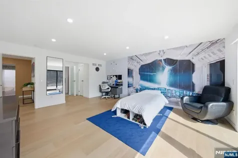 55 Oxford Drive Tenafly NJ 07670