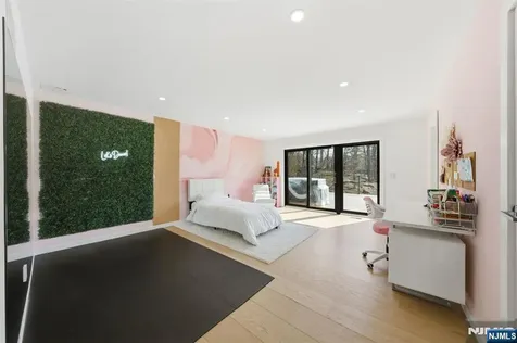 55 Oxford Drive Tenafly NJ 07670