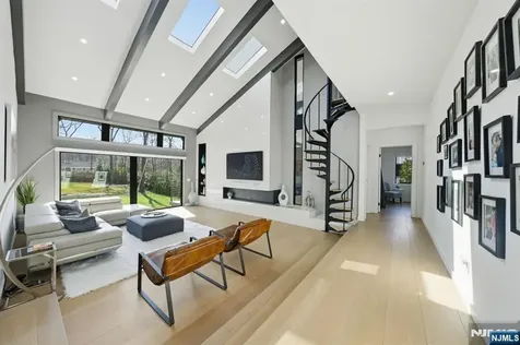 55 Oxford Drive Tenafly NJ 07670