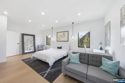 55 Oxford Drive Tenafly NJ 07670