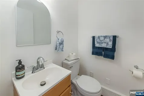 40 Kingsland Road West Milford NJ 07421
