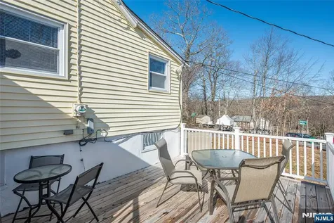 40 Kingsland Road West Milford NJ 07421