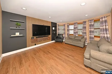 41 Demott Avenue Clifton NJ 07011