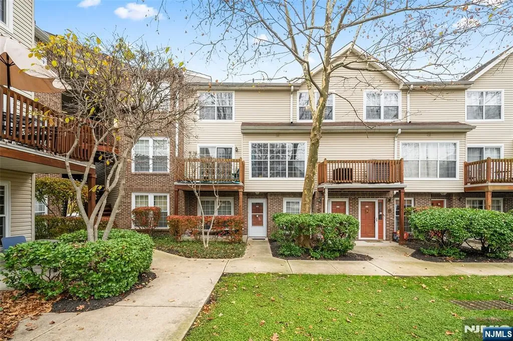 1420 Westgate Drive Fort Lee NJ 07024