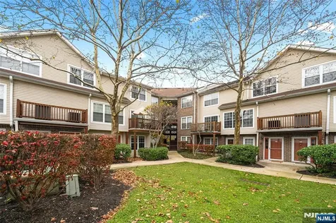 1420 Westgate Drive Fort Lee NJ 07024