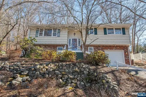 103 Cedar Road Ringwood NJ 07456
