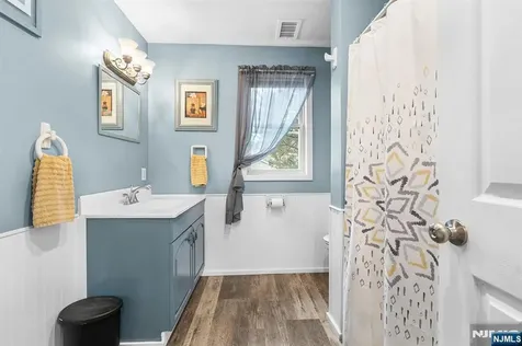 111 Doty Road Oakland NJ 07436