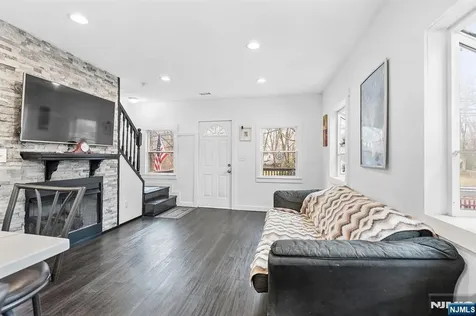 111 Doty Road Oakland NJ 07436
