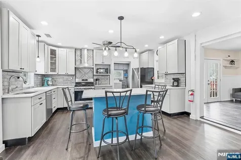 111 Doty Road Oakland NJ 07436