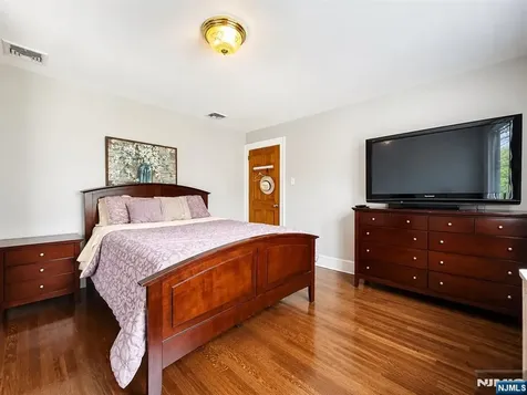 569 Monroe Place Ridgefield NJ 07657