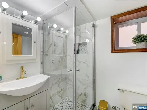 569 Monroe Place Ridgefield NJ 07657