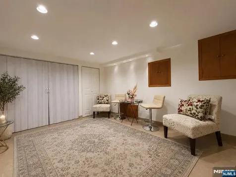 569 Monroe Place Ridgefield NJ 07657