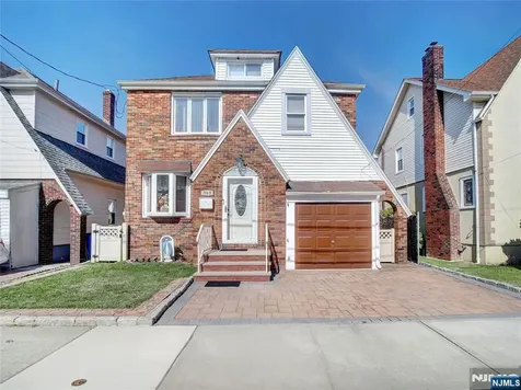 569 Monroe Place Ridgefield NJ 07657