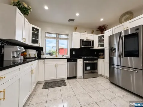 569 Monroe Place Ridgefield NJ 07657