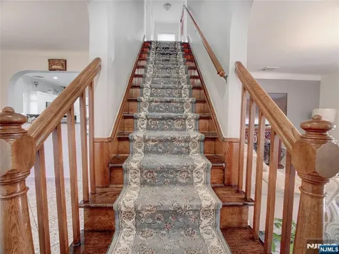 569 Monroe Place Ridgefield NJ 07657