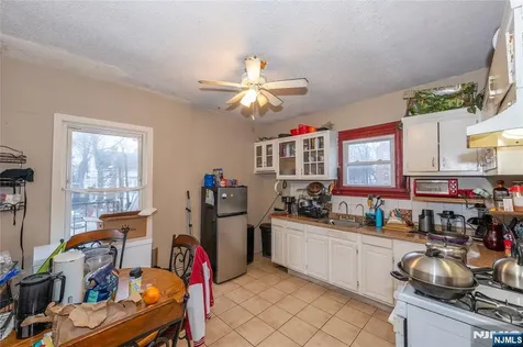 31 Chestnut Street East Orange NJ 07018