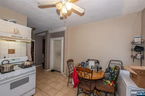 31 Chestnut Street East Orange NJ 07018