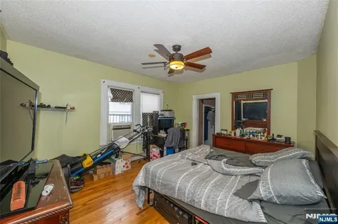 31 Chestnut Street East Orange NJ 07018